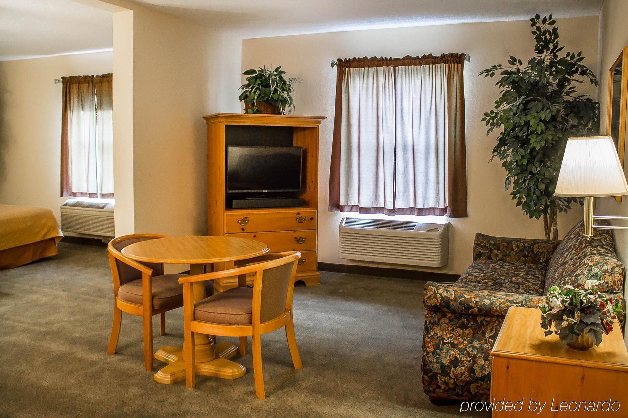 Quality Inn & Suites Bellville - Mansfield Exterior foto